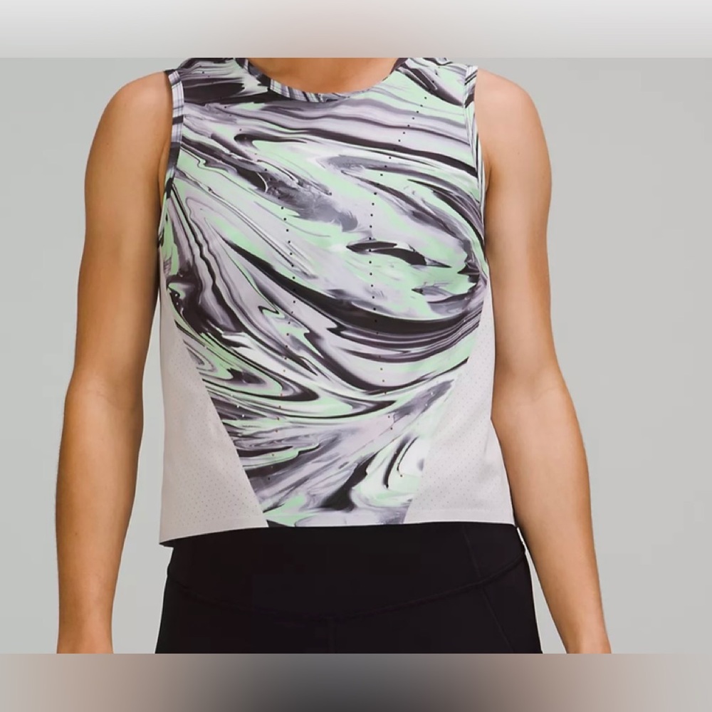 Lululemon Swift Ventilated running tank - new with tags Sz 8